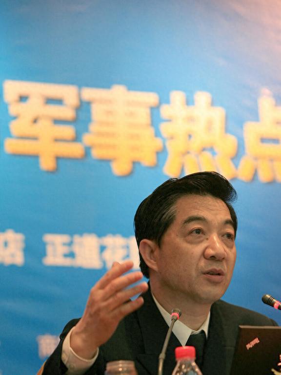 张召忠预言成真？英国掏空国库建造的2艘航母，如今彻底沦为废铁(图8)