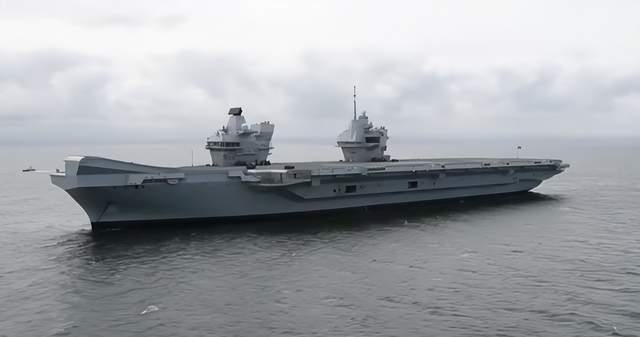 国防部就台湾、南海问题表态，英国防大臣称台海可穿越，自家航母却出大问题(图2)