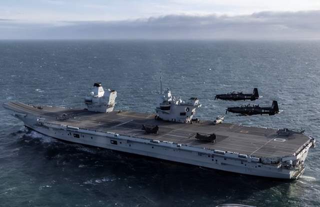 国防部就台湾、南海问题表态，英国防大臣称台海可穿越，自家航母却出大问题(图3)