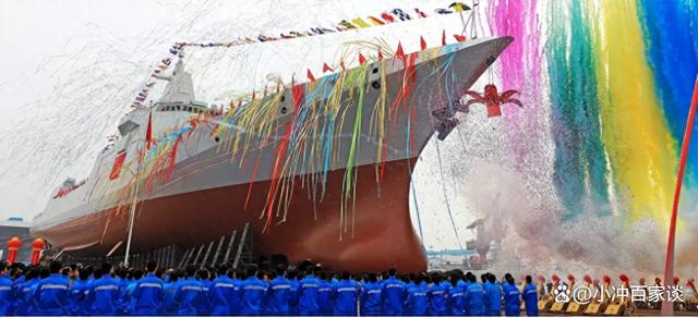 8艘075、10艘071，除了航母大驱，中国海军还在疯狂爆兵两栖战舰(图1)