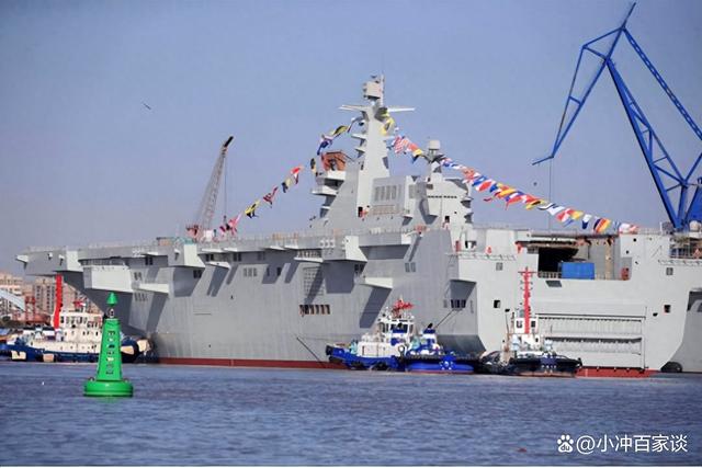 8艘075、10艘071，除了航母大驱，中国海军还在疯狂爆兵两栖战舰(图6)